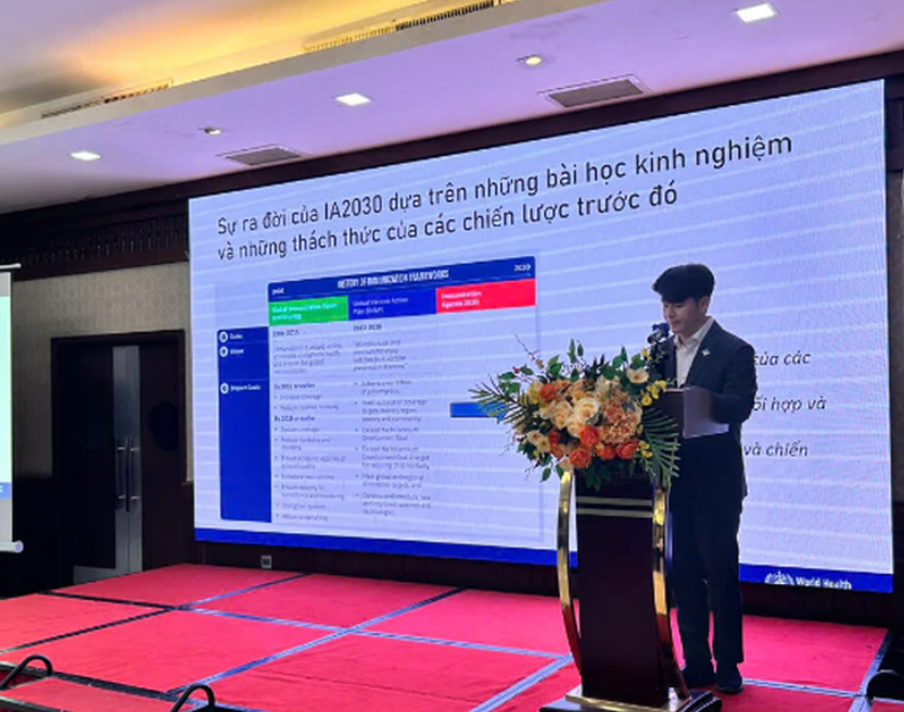 Đại diện của Tổ chức Y tế thế giới (WHO) phát biểu tại buổi sinh hoạt khoa học.