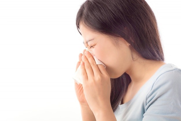 Chất nhầy đặc dính thường do nhiễm trùng mũi xoang, phổi.