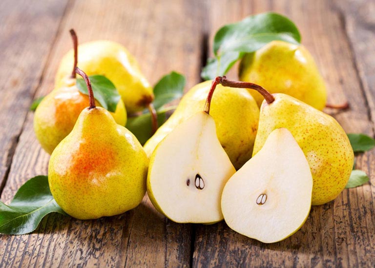 Lê: Nhiều chất xơ, kali, vitamin C, K trong lê có lợi cho người bệnh ung thư.