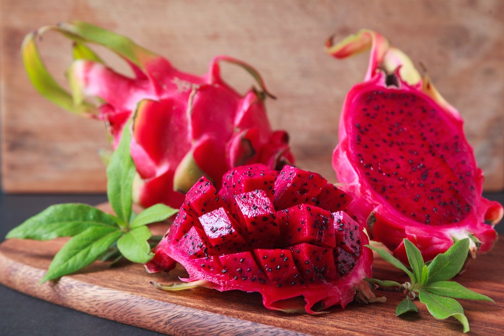 Lycopene có trong thanh long giúp bảo vệ cơ thể phòng bệnh ung thư như tuyến tiền liệt, vú, phổi